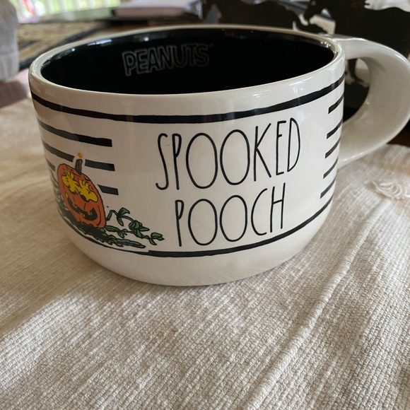 NWT Rae Dunn X Peanuts “SPOOKED POOCH” Soup size Mug - Picture 1 of 9
